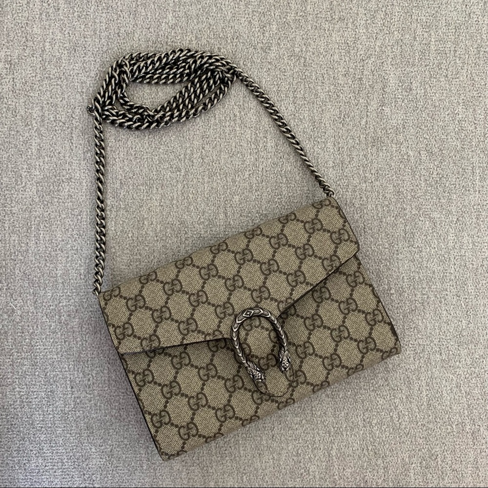 Gucci GG Supreme Canvas Wallet on Chain
